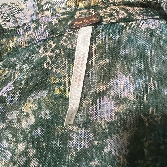 Free People Smocked Floral Twyla Top - Small - Picture 9 of 10